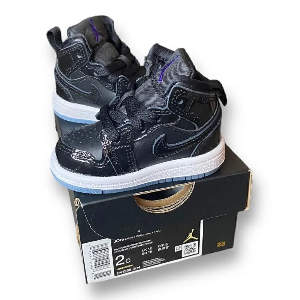 Nike jordan mid